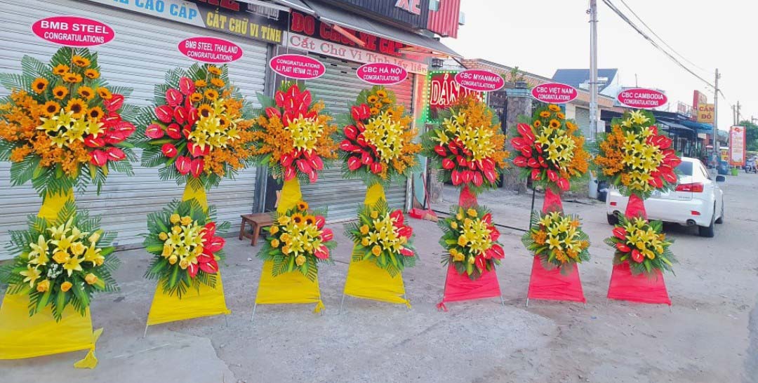 hoa khai trương quận 1