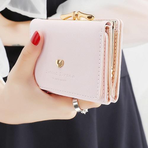 Tặng ví cho bạn gái