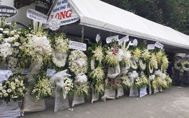 Vòng hoa viếng đám tang