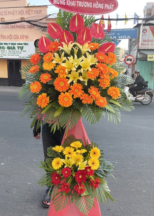 kệ hoa khai trương tại shop hoa tươi ba vì