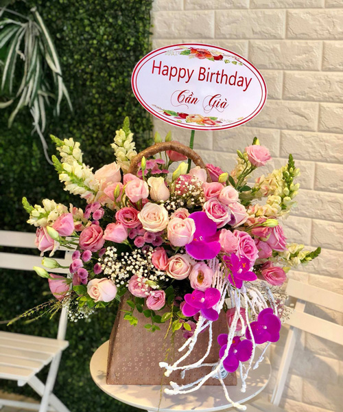 Lẵng hoa chúc mừng tại shop hoa tươi Buôn Đôn Đắk Lắk