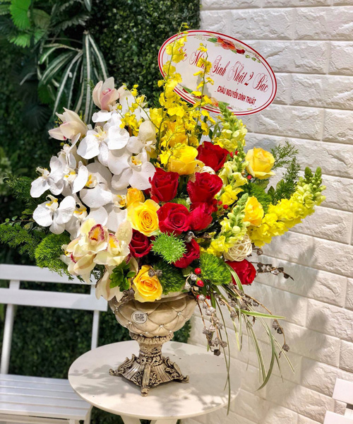 Lẵng hoa chúc mừng tại shop hoa tươi Buôn Ma Thuột Đắk Lắk