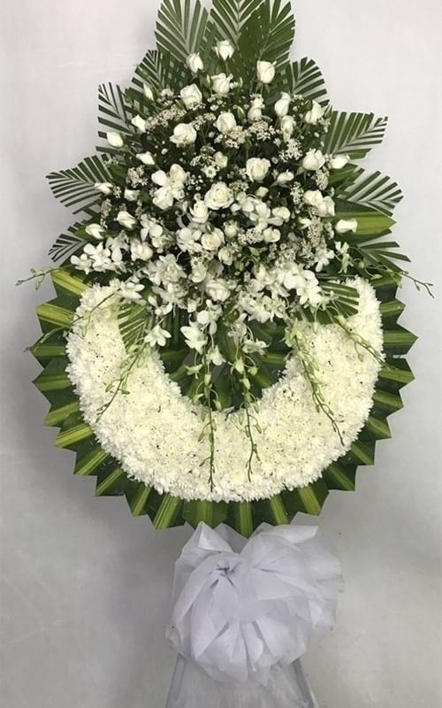 Vòng hoa tang lễ tại shop hoa tươi Hòa Bình Bạc Liêu