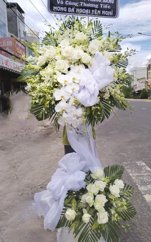 Vòng hoa đám tang Hoài An Bình Định