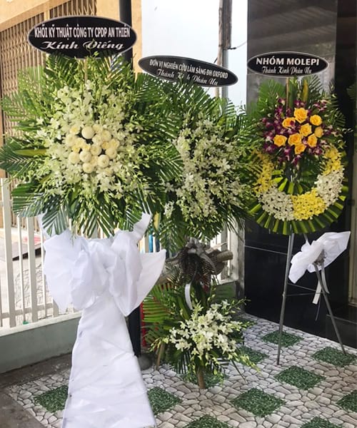 Vòng hoa tang lễ tại shop hoa tươi Bù Đốp Bình Phước
