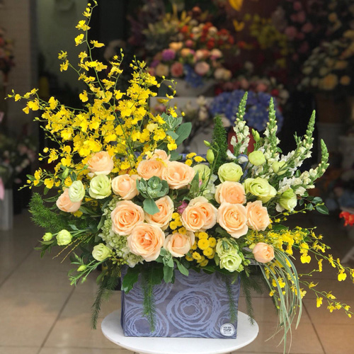 Lẵng hoa chúc mừng tại shop hoa tươi Nguyên Bình Cao Bằng