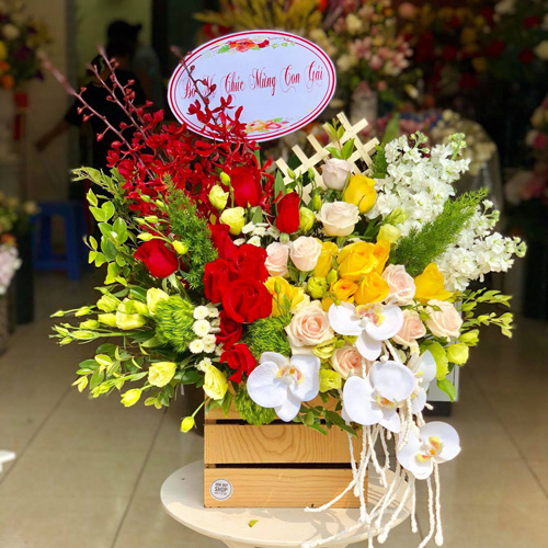 Lẵng hoa chúc mừng tại shop hoa tươi TP Cao Bằng