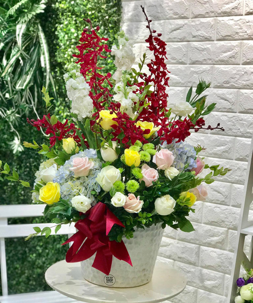 Lẵng hoa chúc mừng tại shop hoa tươi Tuần Giáo Điện Biên