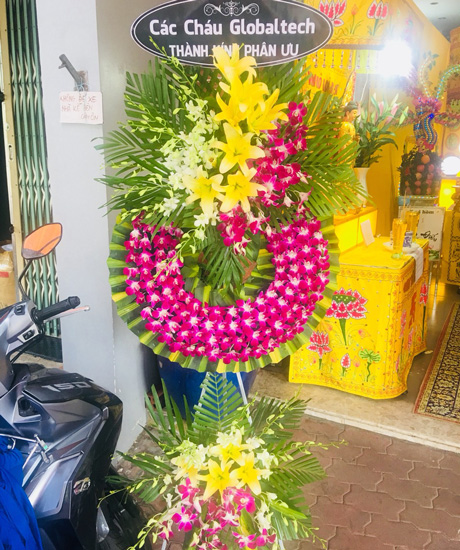 Vòng hoa đám tang tiệm hoa tươi Long Khánh