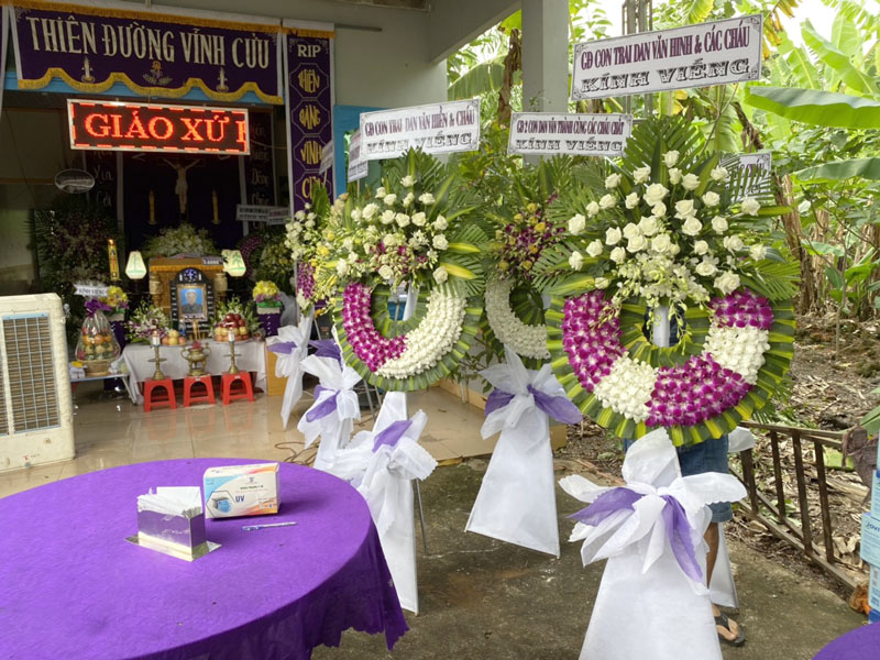 hoa đám tang cửa hàng hoa tươi Hà Giang