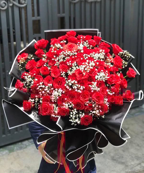 Bó hoa chúc mừng tại điện hoa Cẩm Thủy Thanh Hóa