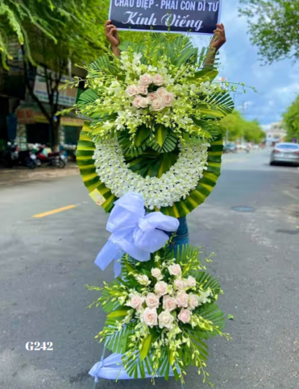 vong hoa chia buon