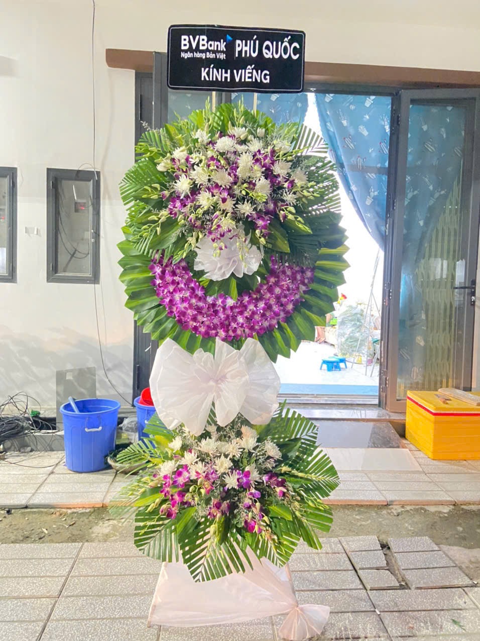 vong hoa chia buon