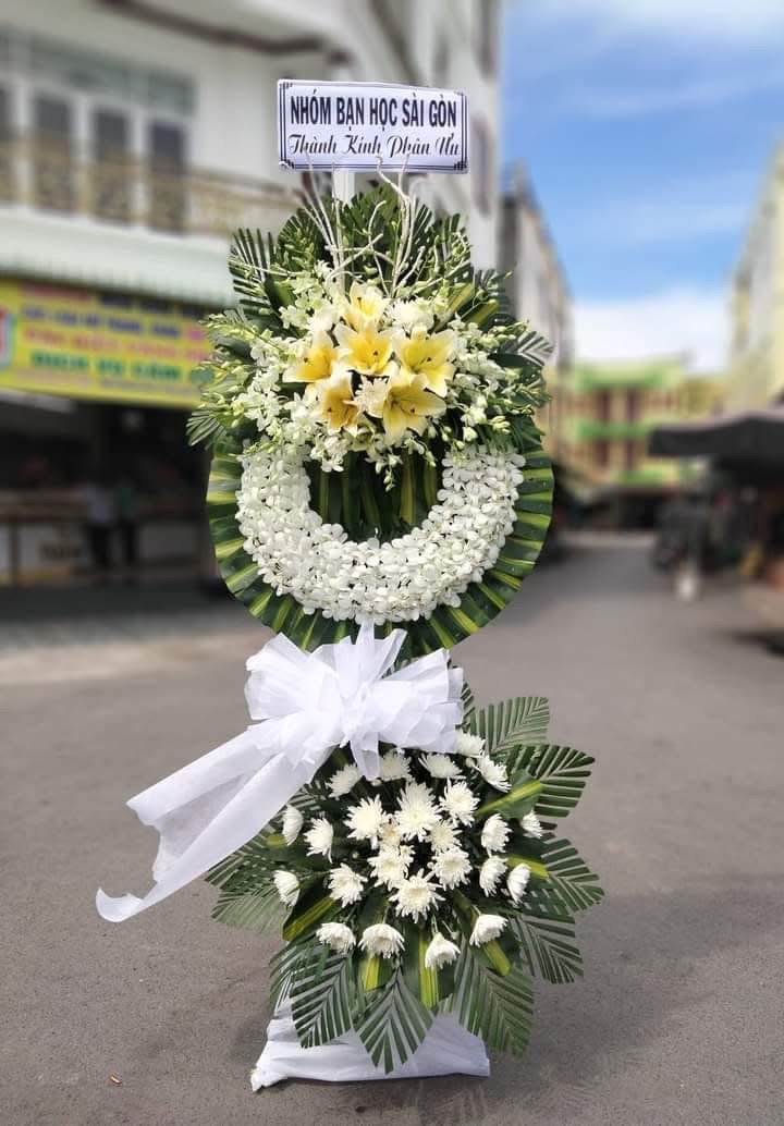 vong hoa chia buon dam tang