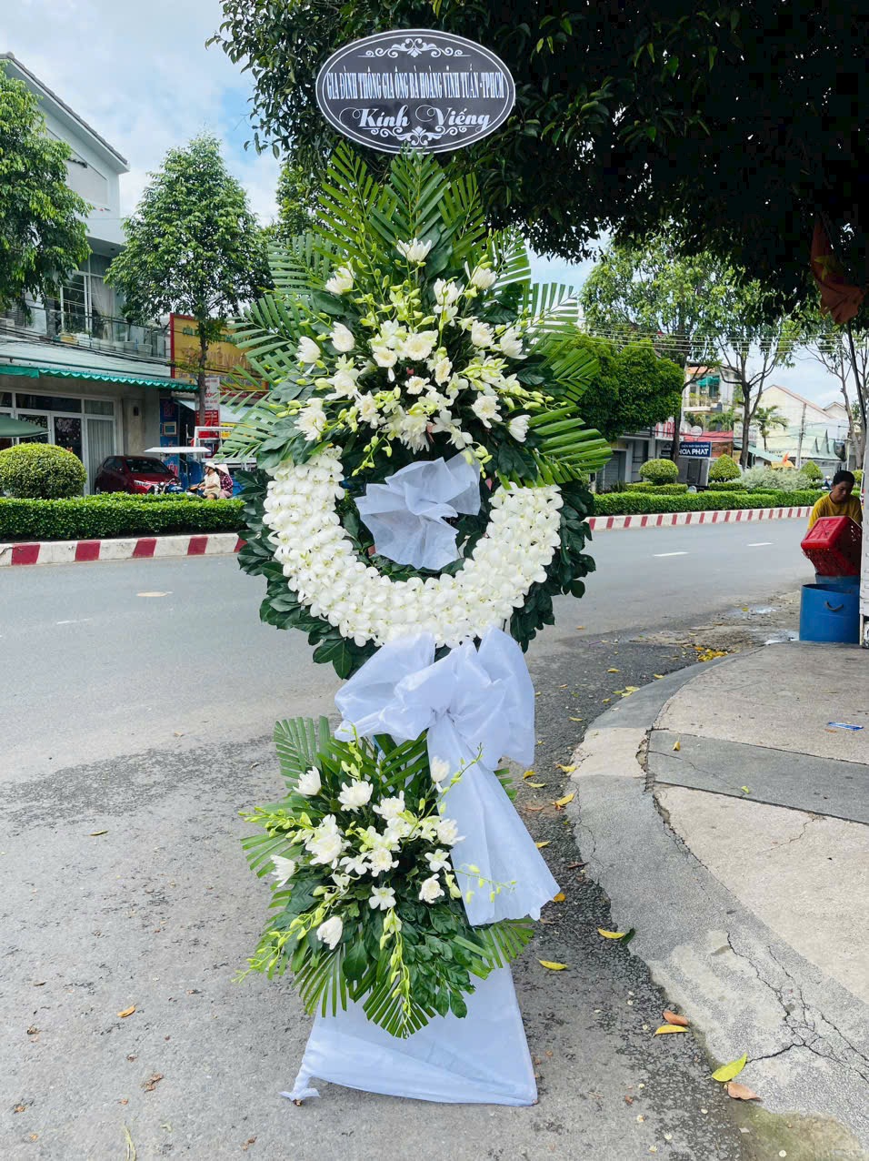 vong hoa tang le