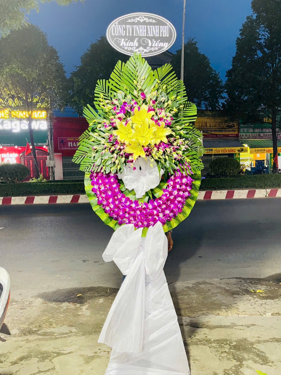 vong hoa tang le