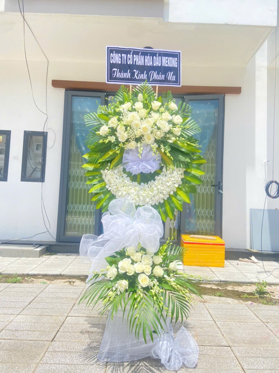 vong hoa tang le