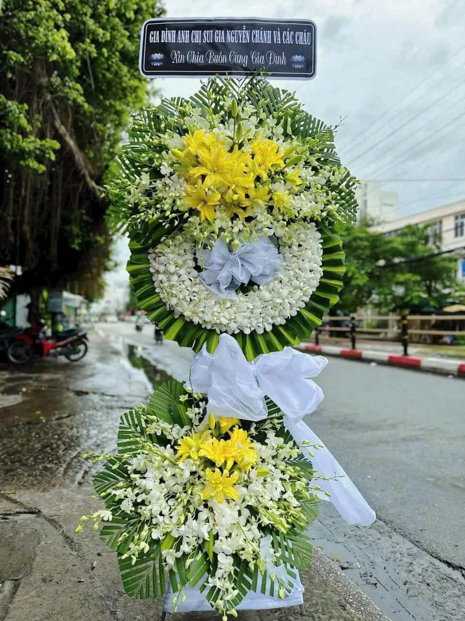 vong hoa tang le